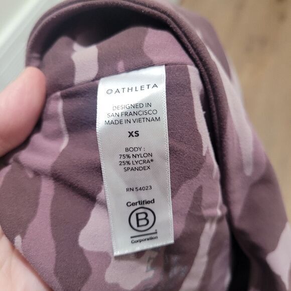 Athleta Camo Elation 7/8 Tight Leggings XS Pink Camo Yoga Workout Pants‎ Magenta - Picture 8 of 9